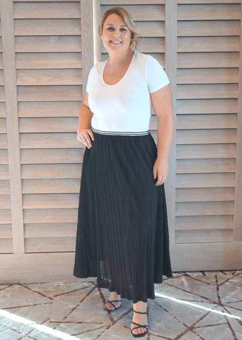 Skirt The Joss Maxi Skirt - Black Pleats dubai outfit dress brunch fashion mums