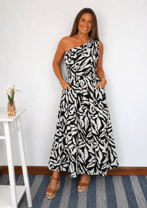 The Marbella Dress - Black Bouquet dubai outfit dress brunch fashion mums