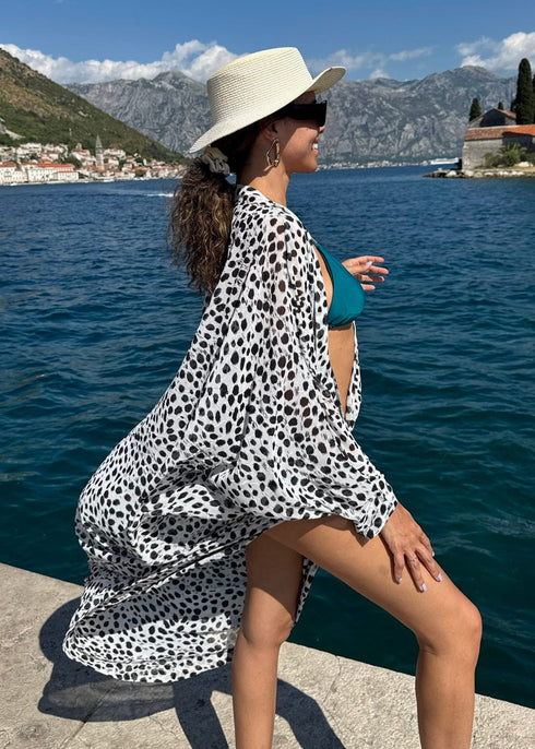 O/S The Palm Kimono - 101 Dalmatian dubai outfit dress brunch fashion mums