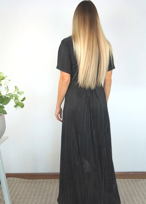 The Pleated Wrap Dress - Christmas Black Pleats dubai outfit dress brunch fashion mums