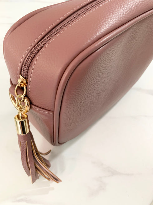 Bag The Vegan Cross Body Bag - Vintage Pink dubai outfit dress brunch fashion mums
