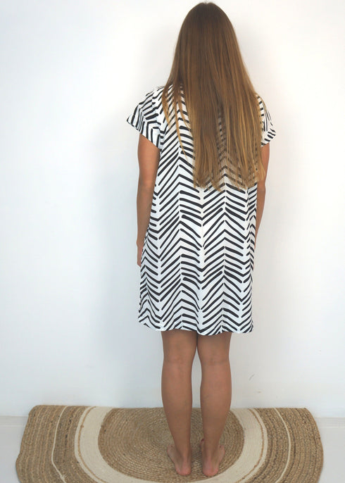 Beach Kaftan The Fitted Kaftan - MJ Aztec dubai outfit dress brunch fashion mums