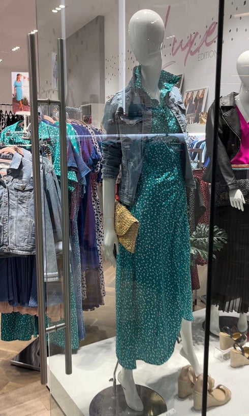 Dress The Fitted Shirt Dress - Emerald Mountains dubai outfit dress brunch fashion mums