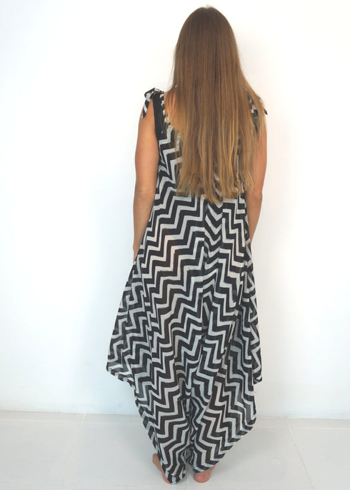 Dress BLACK & WHITE PAINTED CHEVRON The Harem Jumpsuit - Black & White Painted Chevron dubai outfit dress brunch fashion mums