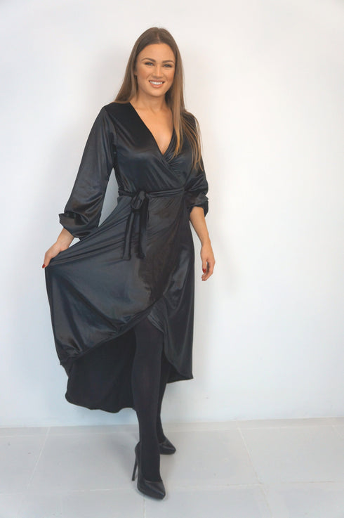 Dress The Velvet Wrap Dress - Black Velvet dubai outfit dress brunch fashion mums