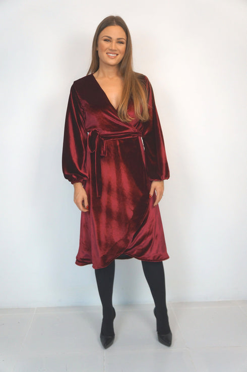Dress The Velvet Wrap Dress - Burgundy Velvet dubai outfit dress brunch fashion mums