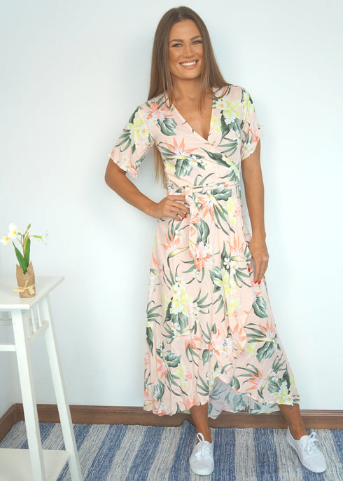 Dress The Wrap Dress - Lifeβs A Peach dubai outfit dress brunch fashion mums