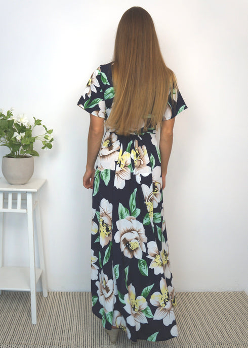 Dress The Wrap Dress - Navy Garden dubai outfit dress brunch fashion mums