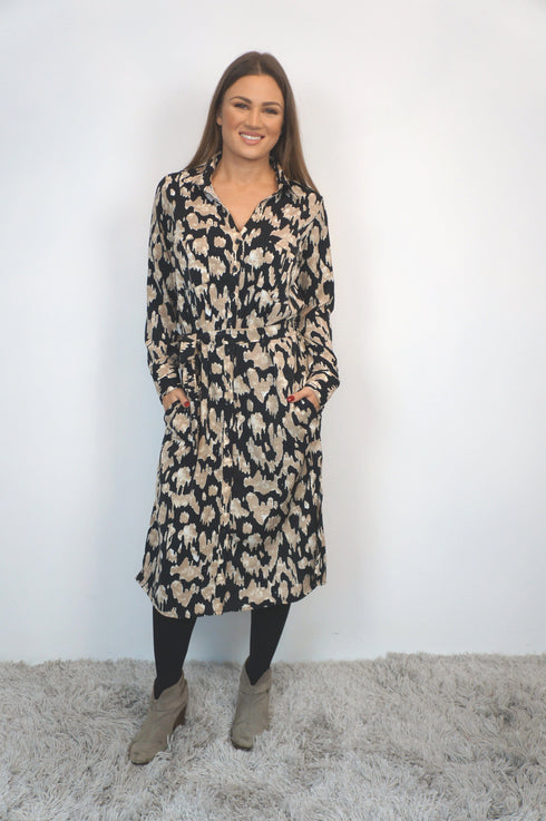 Shirt dress The Sara Midi Shirt Dress - Desert Black dubai outfit dress brunch fashion mums