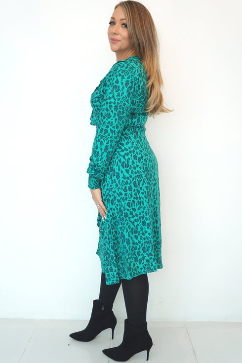 The Flirty Wrap Dress Midi - Jade Jungle dubai outfit dress brunch fashion mums