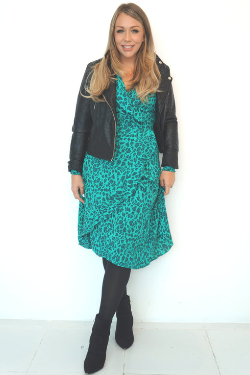 The Flirty Wrap Dress Midi - Jade Jungle dubai outfit dress brunch fashion mums