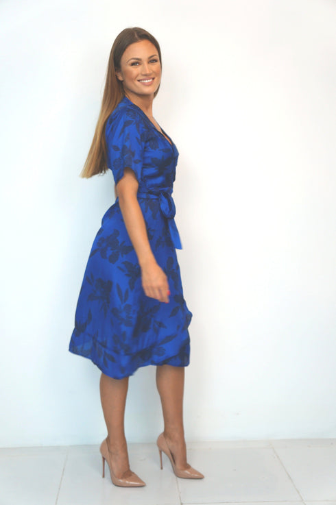 The Flirty Wrap Dress Midi - Royal Garden dubai outfit dress brunch fashion mums