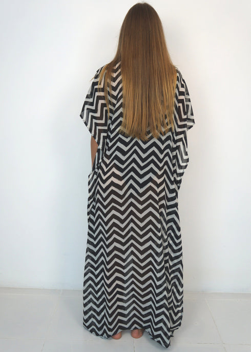 The Long Beach Kimono - Black & White Painted Chevron dubai outfit dress brunch fashion mums
