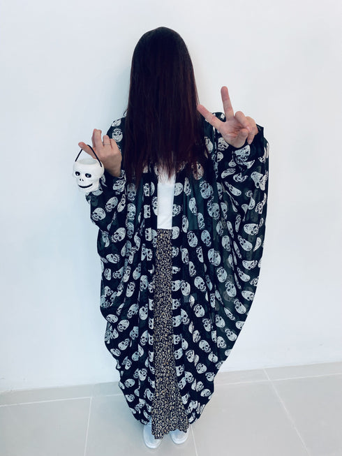 BLACK AND WHITE PAINTED CHEVRON The Palm Kimono - Midnight Skulls dubai outfit dress brunch fashion mums