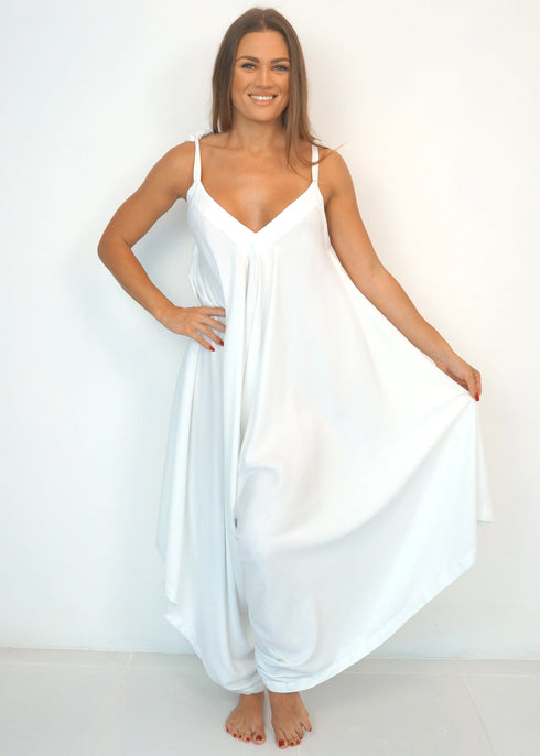 Clothing O/S The Harem Jumpsuit - Pure White dubai outfit dress brunch fashion mums