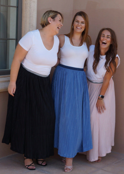 Skirt The Joss Maxi Skirt - Black Pleats dubai outfit dress brunch fashion mums