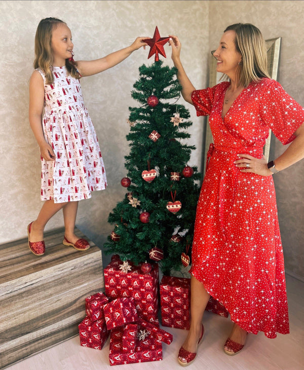 Dress The Christmas Wrap Dress - Mac Red Snowflakes dubai outfit dress brunch fashion mums
