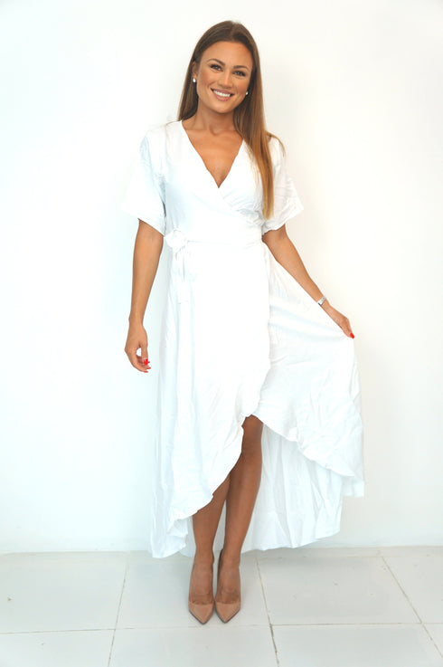 Dress The Maxi Wrap Dress - Perfect White dubai outfit dress brunch fashion mums
