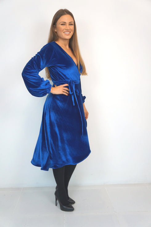 Dress The Velvet Midi Wrap Dress - Blue Velvet dubai outfit dress brunch fashion mums