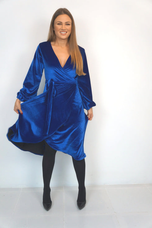 Dress The Velvet Midi Wrap Dress - Blue Velvet dubai outfit dress brunch fashion mums