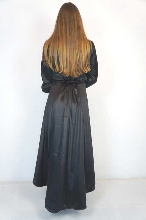Dress The Velvet Wrap Dress - Black Velvet dubai outfit dress brunch fashion mums