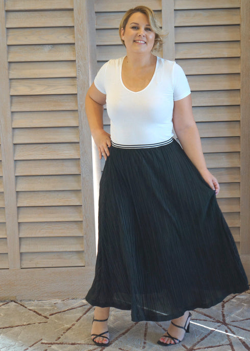 Skirt The Joss Maxi Skirt - Black Pleats dubai outfit dress brunch fashion mums