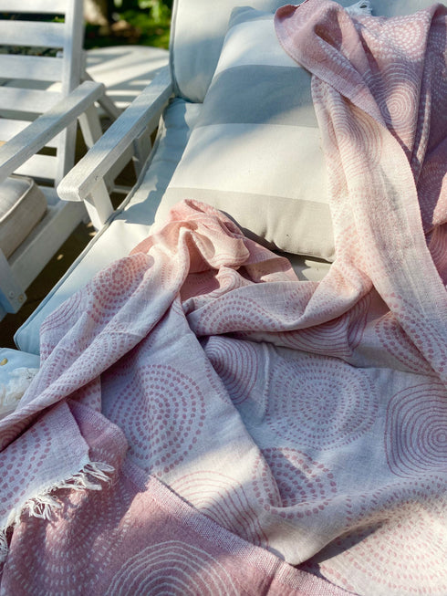 Summer Towels - Pink Circles dubai outfit dress brunch fashion mums