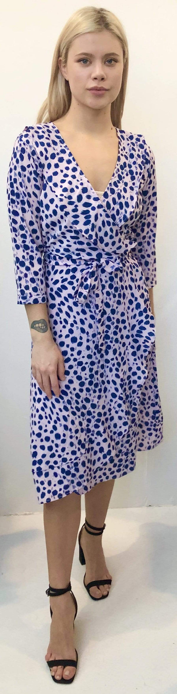 The Flirty Wrap Dress Midi - Hamptons Weekend dubai outfit dress brunch fashion mums