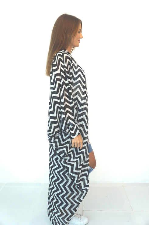 BLACK AND WHITE PAINTED CHEVRON The Palm Kimono - Black & White Painted Chevron dubai outfit dress brunch fashion mums