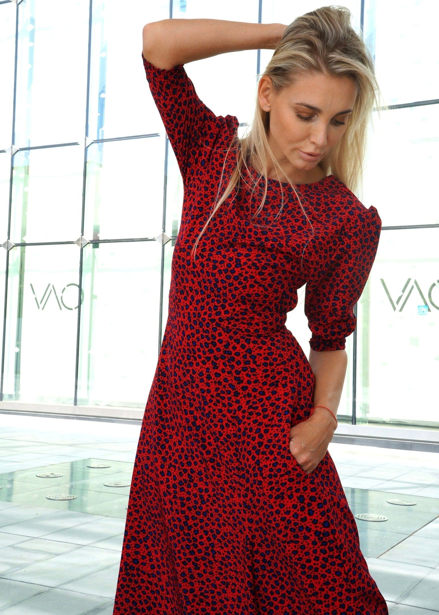 leopard print dress with red lipstick Leopard Midi Dresses to Love