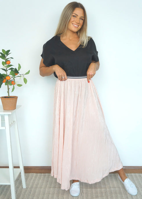 The Pleated Maxi Skirt - Nude Pink Pleats dubai outfit dress brunch fashion mums